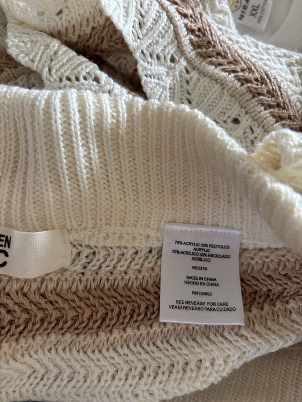 Madden NYC Crochet Knit Drawstring Pull On Shorts S Scalloped Hem Cream & Tan - Picture 5 of 5